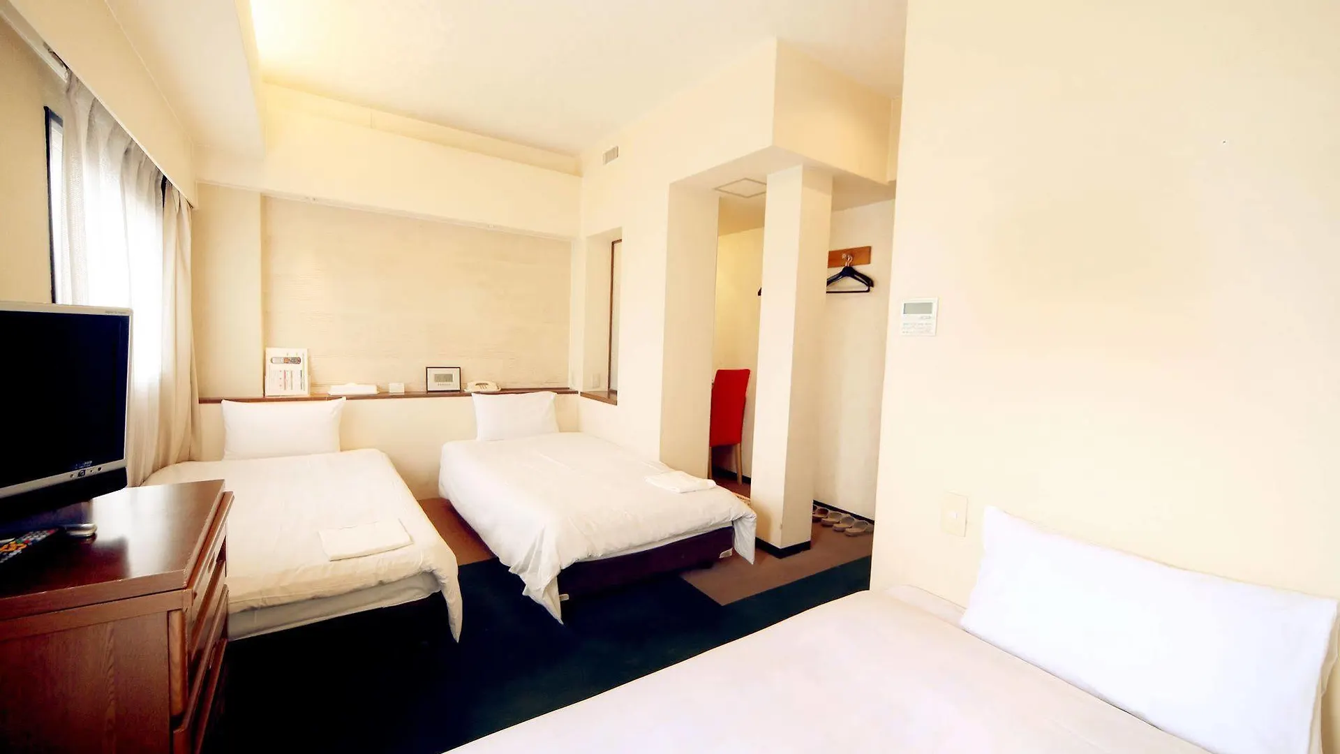 *** Economy hotel Humour Resort New Oriental Hotel Osaka Japan
